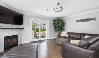 36 Wanda St, Narragansett, RI 02882