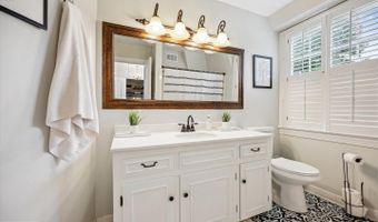 7600 CHARLESTON Dr, Bethesda, MD 20817