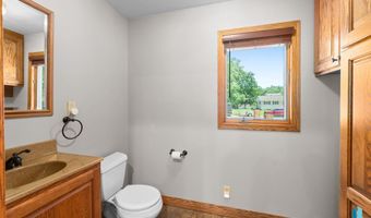 201 S 5th Ave, Brandon, SD 57005