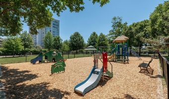 1023 N ROYAL St 316, Alexandria, VA 22314