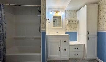 43 Holland St, Bangor, ME 04401