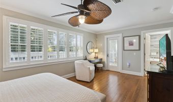 910 ALAMEDA St, Orlando, FL 32804