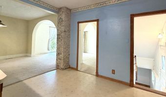 3023 Woodland St, Ames, IA 50014