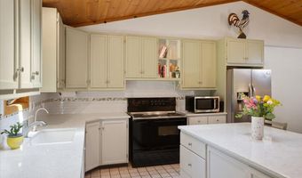 3900 Dursum Ave NE, Ada, MI 49301