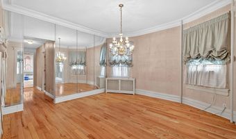 98 W 31ST St, Bayonne, NJ 07002