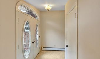 73 South St, Burlington, VT 05401