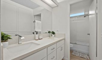 98-500 Koauka Loop 2H, Aiea, HI 96701