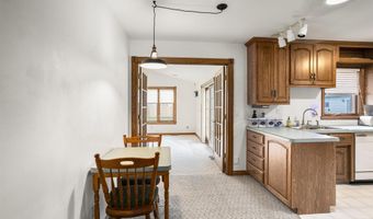 521 E HARDING Dr, Appleton, WI 54915