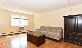 295 Merrick Rd 4A, Amityville, NY 11701