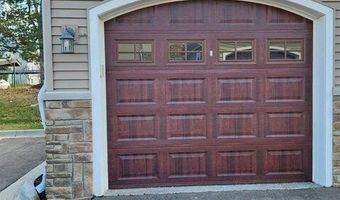 5643 Arbor Chase Dr, Ann Arbor, MI 48103