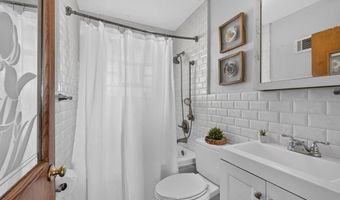 9108 Jonmar Ct, Affton, MO 63123