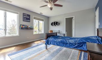 1801 N Dover Ct, Arlington Heights, IL 60004