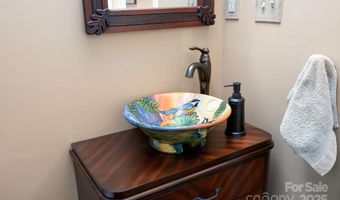 9 Sandon Cir, Asheville, NC 28804
