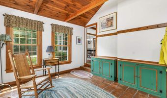 69 King Rd, Bedford, NH 03110