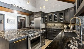 1717 Pine Lakes Ranch Dr, Cascade, ID 83611
