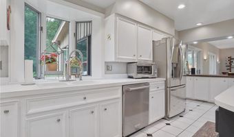 889 Eaton Ave, Akron, OH 44303