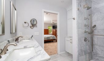 12 Fawn Ridge Dr, Brookfield, CT 06804