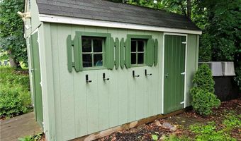 61 Abbotts Crossing Rd, Coventry, RI 02816