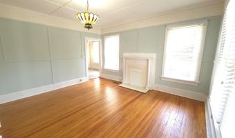 102 Wardlaw St, Abbeville, SC 29620