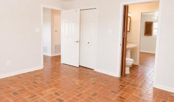 135 Pine Grove Ave, Biloxi, MS 39531