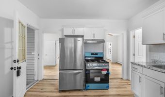 18 Park St, Bristol, CT 06010