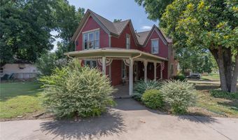 701 S 6th St, Chickasha, OK 73018