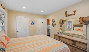 882 Point Judith Rd, Narragansett, RI 02882