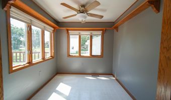 610 7th Ave, Ackley, IA 50601