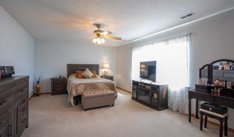 1211 10th Ave SE, Altoona, IA 50009