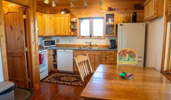 41 MARSH CREEK Rd, Cora, WY 82925