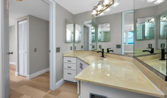 2333 FEATHER SOUND Dr B705, Clearwater, FL 33762