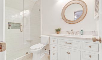 8 Dolphin Point Dr, Beaufort, SC 29907