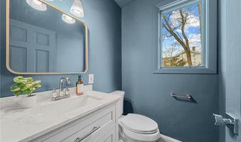 1705 Wampanoag Trl, Barrington, RI 02806