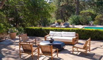 335 Pine Breeze Dr, Angwin, CA 94508