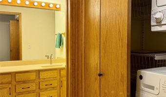 409 SE Delaware Ave 211, Ankeny, IA 50021