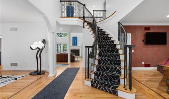 19 Cassandra Ln, North Kingstown, RI 02852
