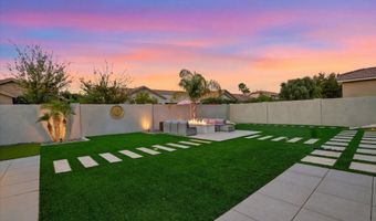 2080 E AQUARIUS Pl, Chandler, AZ 85249