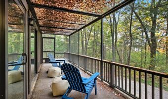 4 Lantern Ln, Bedford, MA 01730