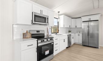 74 Bayview Park, Middletown, RI 02842