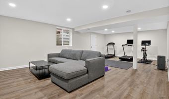 3725 KRYSIA Ct, Annandale, VA 22003