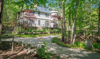 7 Greenway Ct, Bar Harbor, ME 04609