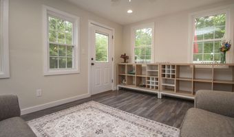 96 Pond View Dr, Auburn, NH 03032