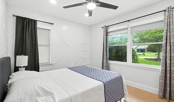 184 Cold Creek Dr, Alpharetta, GA 30009