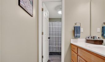 18224 153rd St, Basehor, KS 66007