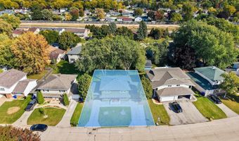 800 N HAWTHORNE Dr, Appleton, WI 54915
