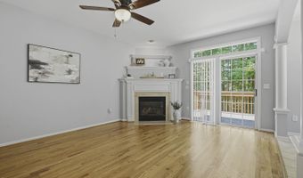 1748 Town Home Dr, Apex, NC 27502