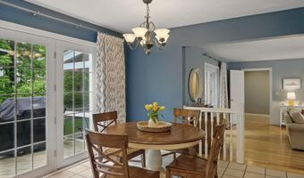 4 Catesby Ln, Bedford, NH 03110