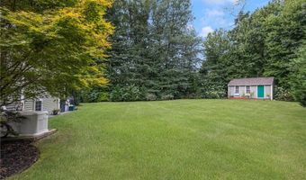 10 Honey Lou Ct, Cranston, RI 02921