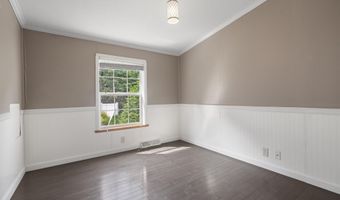 10 Raiders Ln, Raymond, NH 03077