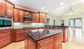 210 Chisholm Ct, Aurora, OH 44202